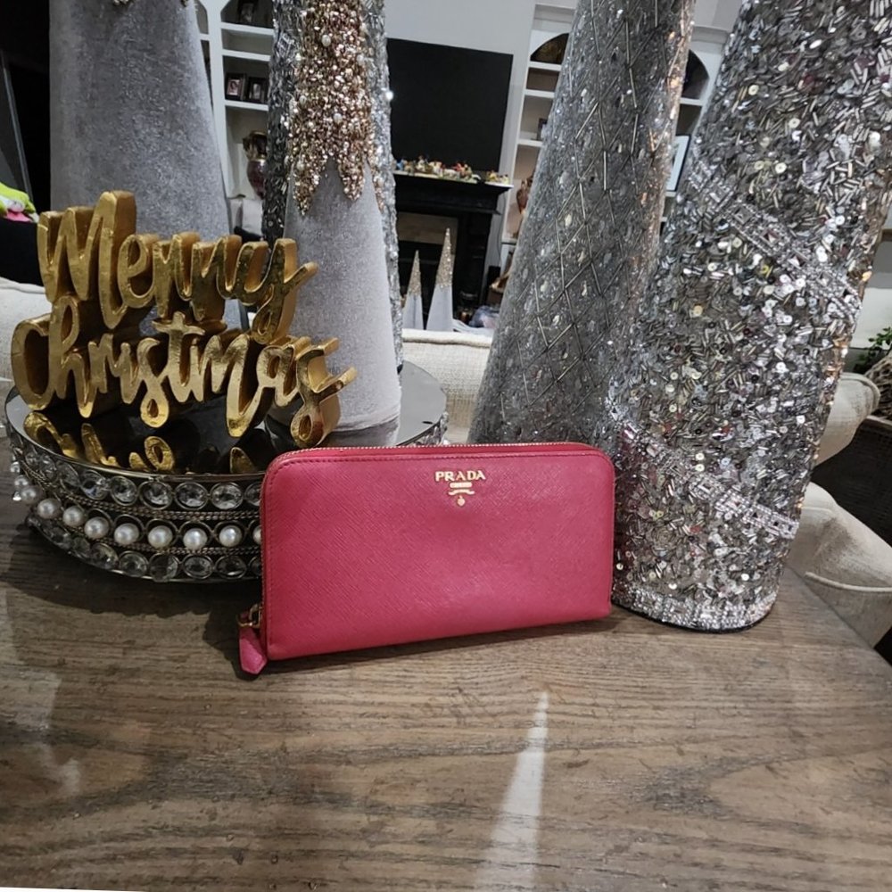 EUC Authentic Prada Long Zippy Wallet